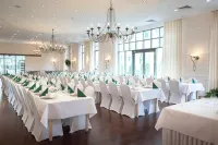 4 Pory Roku Resort Sauna & Spa Hotels in Kowale
