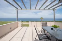 Mantis Seaside Houses Hotels in Trifillia