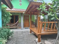 Pelangi Homestay Bungalow Gili Gede Hotels in Gili Asahan