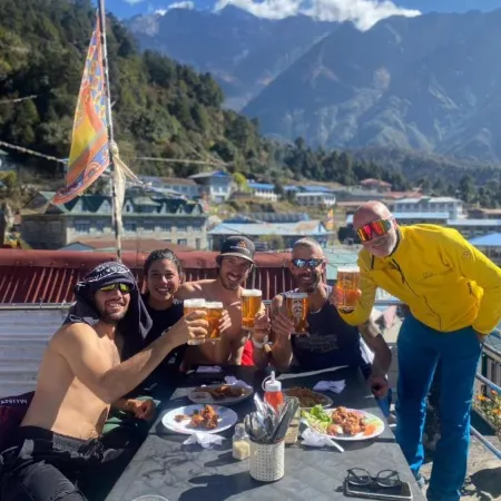 Lama Hotel - Himalayan Burger