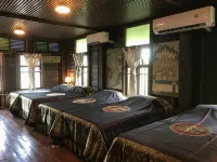 Ayothaya Riverside House Hotels near معبد وات شايواتثانارام