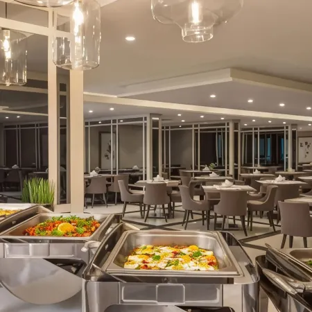 Ramada by Wyndham Makkah ZAD Al Tayseer Отели рядом с достопримечательностью «Мечеть E Taneem»