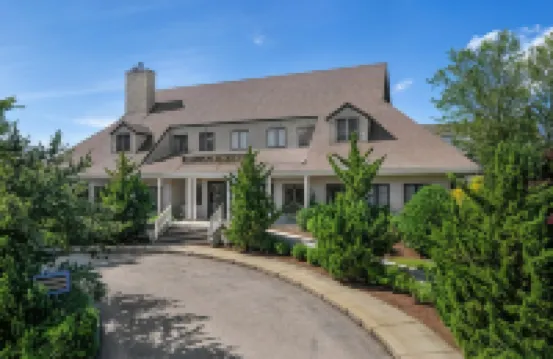 惠靈頓度假村 紐波特懸崖步道附近的飯店