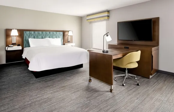 里士滿 - 卡尼克斯歡朋旅館