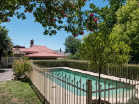 Loloma House Hotels in Armidale