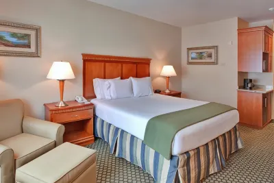 Holiday Inn Express & Suites Ontario Airport-Mills Mall Отели рядом с достопримечательностью «Виктория Гарденс»