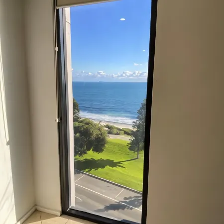 Ocean Beach Hotel