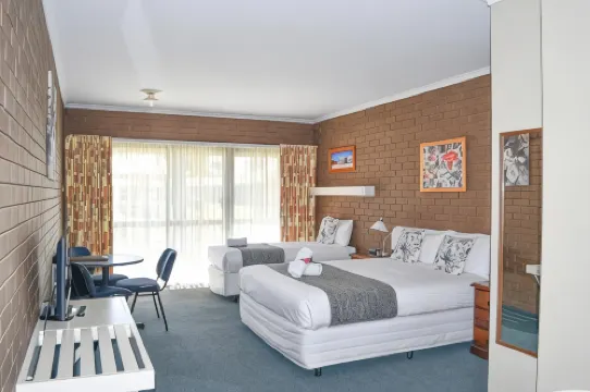 Barooga Country Inn Motel