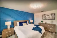 6BR Fun Oasis w/ Jacuzzi, BBQ & Retro Game Room
