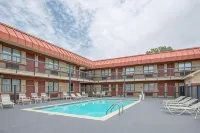 Super 8 by Wyndham Tulsa Hotels in Sapulpa