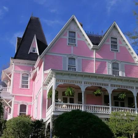 Cedar Crest Inn