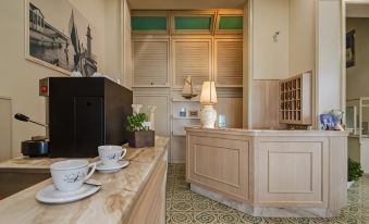 Hotel Lungomare - Housity