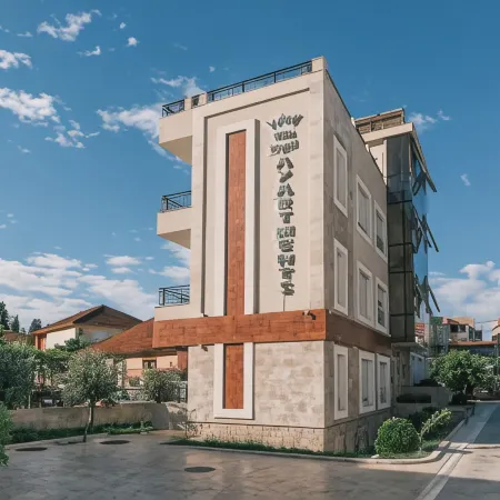 Villa Royal Apartments