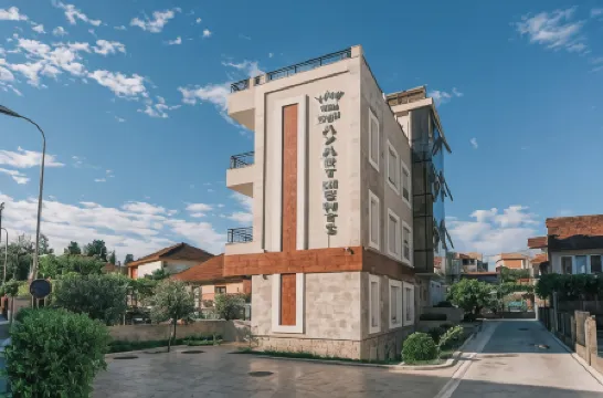 Villa Royal Apartments Отели в г. Тиват