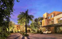 Flora Airport Hotel and Convention Centre Kochi - parking