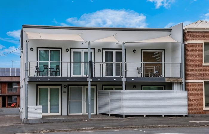 Apartments 521