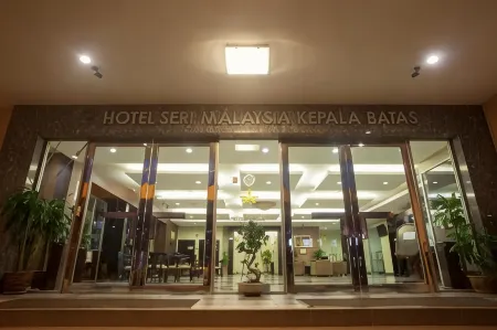 Hotel Seri Malaysia Kepala Batas Отели рядом с достопримечательностью «Universiti Sains Malaysia»