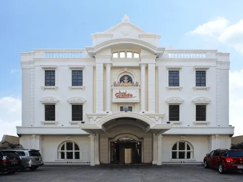 Grande Hotel Lampung Отели в г. Бандар-Лампунг