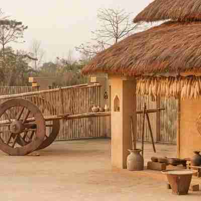 梅格郝麗謝萊奇旺國家公園 - 泰及野生動物園山林小屋 Hotel Exterior