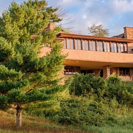 Luxury Retreat in Prime Downtown Spring Green Location