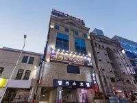 Gwangju Sangmu Alice Business Hotel Hotels near 5·18 Memorial Park