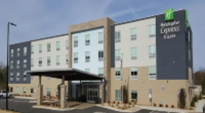 Holiday Inn Express & Suites MACON NORTH by IHG