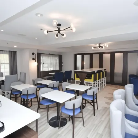 Hampton Inn Auburn Отели в г. Уэбстер