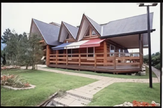 Petit Hotel C'Est Bon