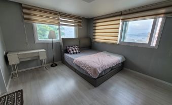 Tongyeong Flowering Spring Comes Pension