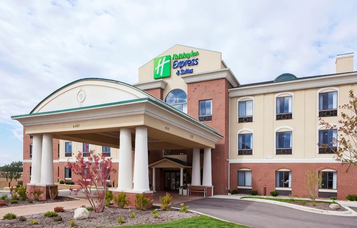 Holiday Inn Express & Suites DETROIT NORTH - TROY by IHG
