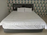 Penginapan Lamban Queens Kamar Double Bed Standar Room - Bintang 3