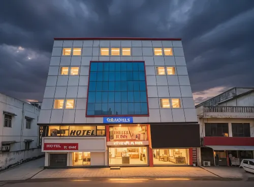 Via R Inn - Nr Prayagraj Railway Station