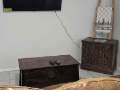 Hacienda de Napoleon. 2 bedroom casita. 1 king and 1 queen. We love pets. โรงแรมในMesilla