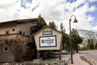 The Mammoth Creek Inn Hotels near Crowley Lake Park