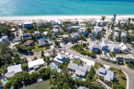 Heated Pool and Canal Access - Stunning Island Getaway