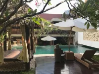Narisha Guesthouse - ที่มีสระว่ายน้ำ