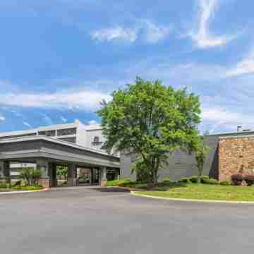 DoubleTree by Hilton Williamsburg Hotel Exterior