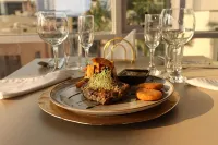 Giluxe Hotel - Breakfast