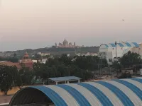 Hotel Raj Inn - 2-Star