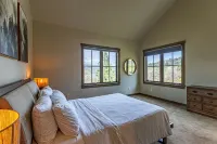 "Gorge Panorama" - Luxury Craftsman Home with Breathtaking Columbia River Views