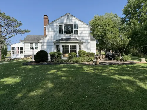 Charming Hudson Farmhouse on 12 Acres - 2 Miles from Cuyahoga Valley Nat’l Park - Boutique