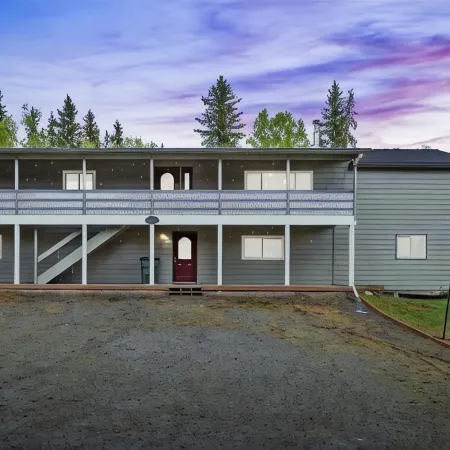 The Moose Pad, Rustic Luxury, Spacious & Serene, 4Bed, Sleeps 12, Spa + Hot Tub