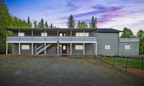 The Moose Pad, Rustic Luxury, Spacious & Serene,  4Bed, Sleeps 12, Spa + Hot Tub