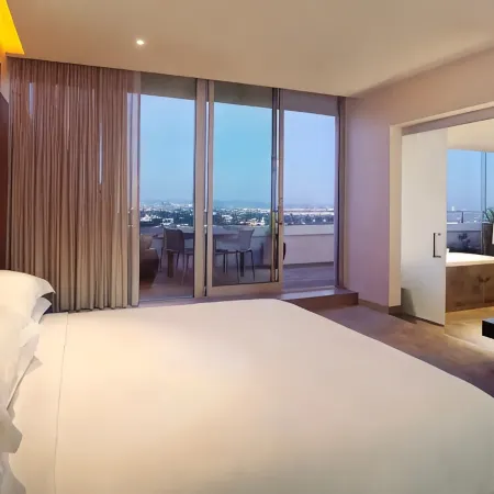 ANDAZ WEST HOLLYWOOD, BY HYATT Отели рядом с достопримечательностью «Улица Сансет-стрип»