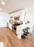 Cute 2 BR Condo Downtown Homewood