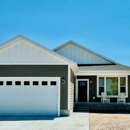 Come Enjoy a Centrally Located Escape at Bear Lake. New Pool 5/26 and Game Room!