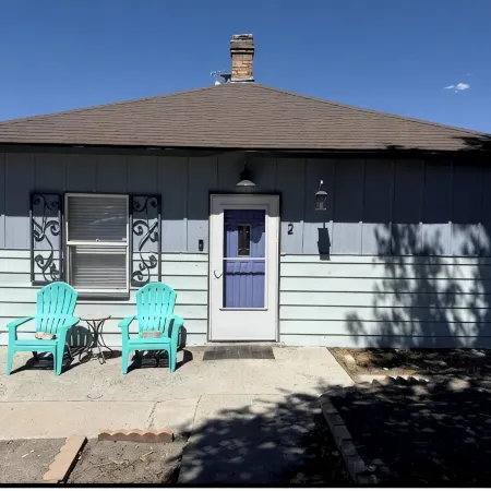 The Purple Door -FRESHLY UPGRADED AIR CONDITIONING NOW AVAILABLE-
