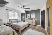 Perfect 5-bedroom house with private beach, indoor pool, in charming Carsonville