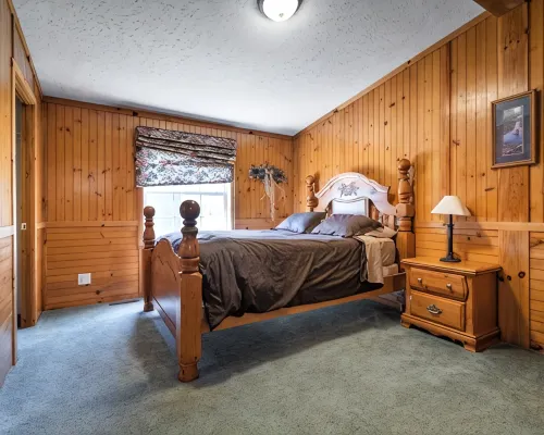 The Loon Cabin at the Riviera Resort in Neillsville, Wisconsin! Hotels in Dewhurst