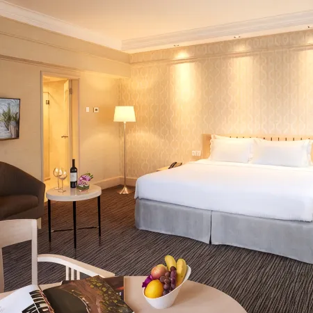 York Hotel Отели рядом с достопримечательностью «Торговый центр The Paragon»